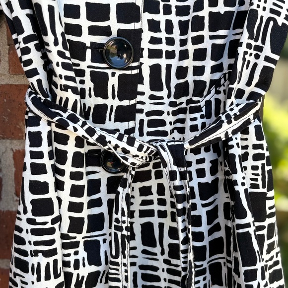 Appraisal Black & White Abstract Print Trench Coat – Size L - Picture 3 of 5